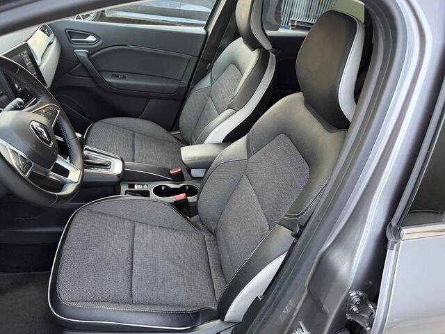 Renault CAPTUR 1.3 TCe 140 Intens / Clima / Navi / 17" / Camera / Two Tone / Carplay / Sensoren voor