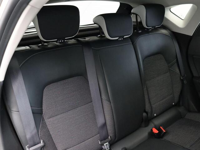 Renault CAPTUR 1.6 E-Tech Hybrid 145 Techno | Navigatie | Achteruitrijcamera | Parkeersensoren voor en achter | Climate control |