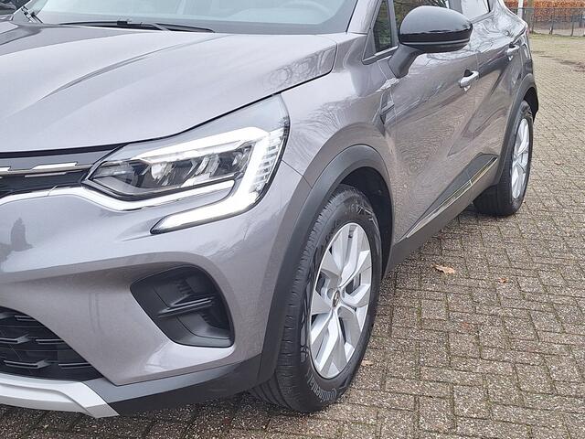 Renault CAPTUR 1.3 TCe 130 Intens AUTOMAAT Navi/ Climate control/Stoelverwarming/Parkeersensoren/Nieuwe banden