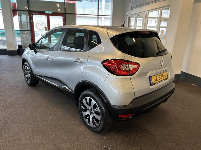 Renault CAPTUR 1.2 TCe Limited Automaat | Dealer onderhouden | Nederlands geleverd | Navigatie | Cruise control | Climate control | Navigatie | LED Dagrijverlichting