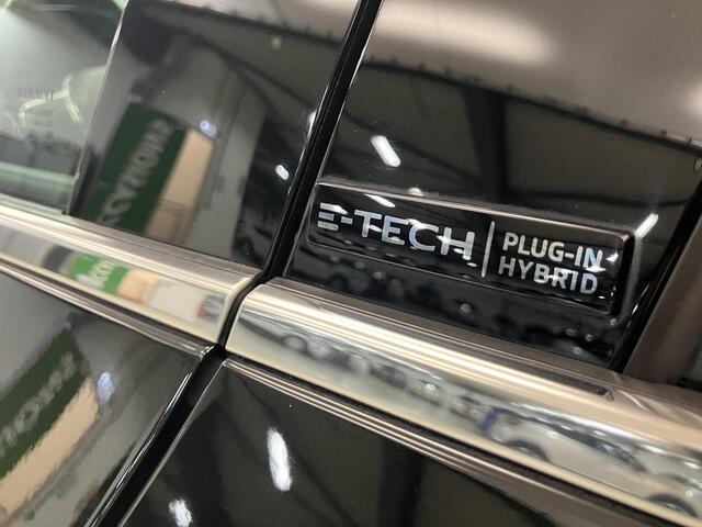 Renault CAPTUR 1.6 E-Tech Plug-in Hybrid 160 Serie Limitée E-TECH / Dealer Onderhouden / Lederen Bekleding / Trekhaak / Navigatie / Stoel- en Stuurverwarming / 360 Graden Camera / Elektrisch Verstelbare Stoel /