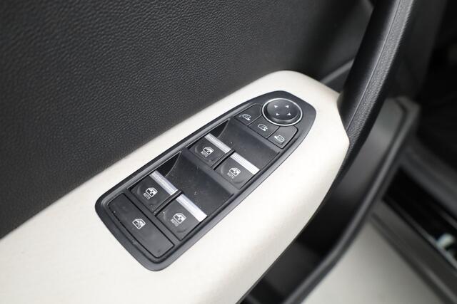 Renault CAPTUR 1.6 E-Tech Plug-in Hybrid 160 Edition One | Dig. Cockpit | Camera | Cruise | Bose | stoel + stuurverw. | PDC | EasyLink 9.3'' | Multisense | ACC V