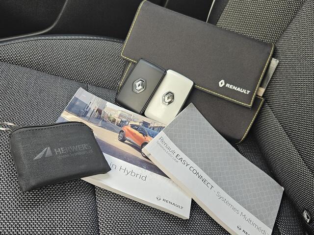 Renault CAPTUR 1.6 E-Tech plug-in hybrid 160 Intens Automaat / Navigatie / Apple Carplay & Android Auto / Parkeersensor Achter / Climate Controle /