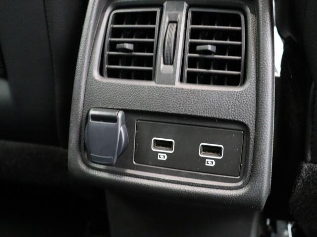 Renault CAPTUR E-Tech Hybrid 145pk Techno | Lane assist | Stuurverwarming | 360 graden camera | Parkeersensoren voor/achter |