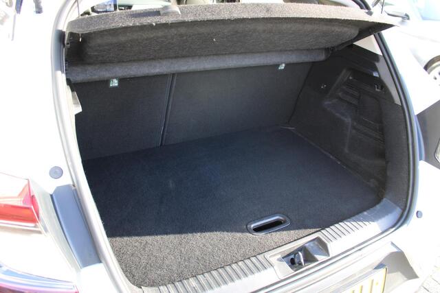 Renault CAPTUR 1.3 TCe 130 Edition One Bose | Trekhaak 1500 kg Trekgewicht | All Season Banden | Schuif kantel dak