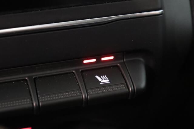 Renault CAPTUR 1.3 160 Pk techno Automaat | Camera | Adaptieve Cruise control | Navigatie | Stuur en stoel verwarming | LED |