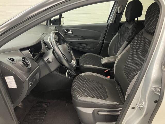 Renault CAPTUR 0.9 TCe Intens / Trekhaak / Camera / Navigatie / Climate Control / All Seasonbanden / Cruise Control / LED Verlichting /