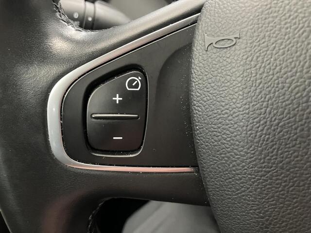 Renault CAPTUR 0.9 TCe Intens / Trekhaak / Camera / Navigatie / Climate Control / All Seasonbanden / Cruise Control / LED Verlichting /