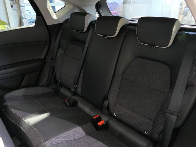 Renault CAPTUR 1.6 E-Tech Hybrid 145 Intens - Groot scherm! - All seasons - Camera - Navi - Sensor v+a