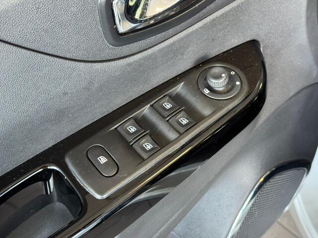 Renault CAPTUR 0.9 TCe Dynamique NW. APK NAVI CAMERA BJ 2016 !!!