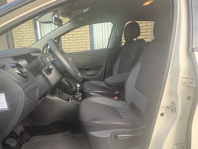 Renault CAPTUR 1.2 TCe Dynamique CRUISE-NAVI-ALL SEASON