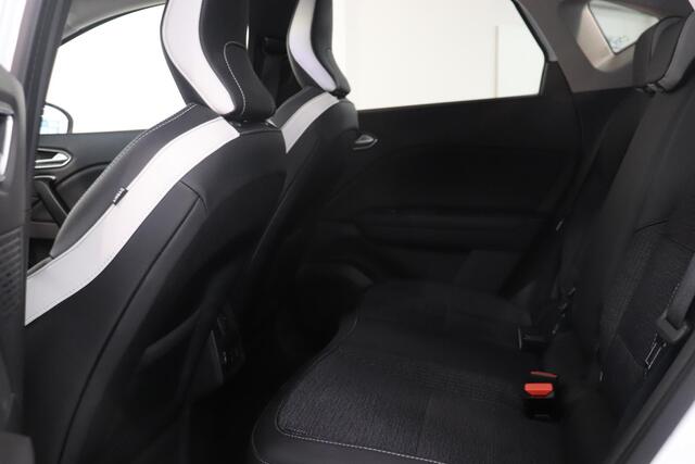 Renault CAPTUR 1.3 TCe 130 Intens | Camera | Trekhaak | Automaat | Climate control | Navigatie | Cruise control | Applecarplay AndroidAuto |