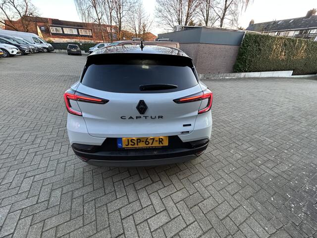 Renault CAPTUR 1.6 E-Tech full hybrid 145 esprit Alpine/Pack winter/pack advanced driving/ Full options