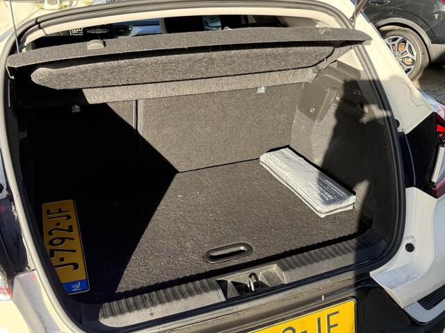 Renault CAPTUR 1.3 TCe 130 Intens (Hoge instap) Trekhaak | Camera | Allseason | Navigatie | Dealer Onderhouden