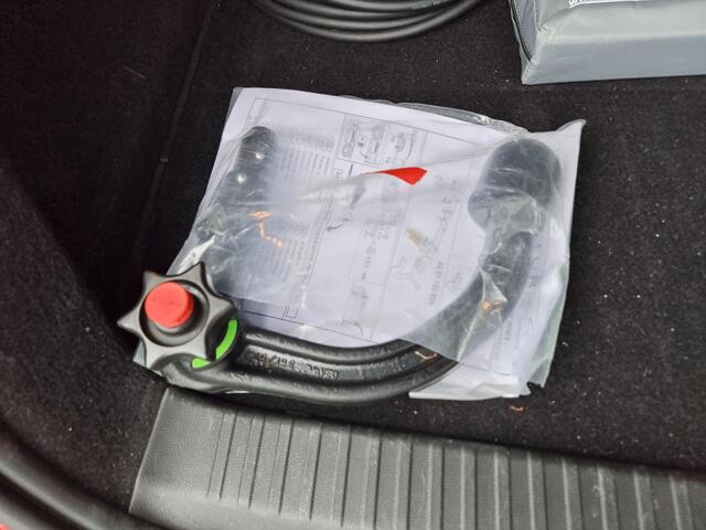 Renault CAPTUR 1.6 E-Tech plug-in hybrid 160 SL Rive Gauche | Trekhaak | Navigatie | Achteruitrijcamera |