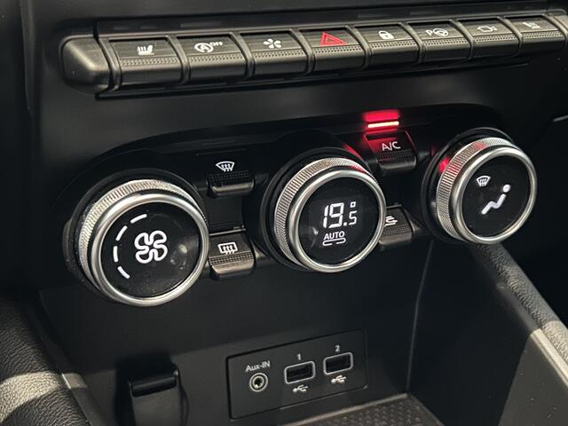 Renault CAPTUR 1.3 TCe 155 Initiale Paris | 1e eigenaar | Lederen bekleding | Trekhaak | All seasonbanden |