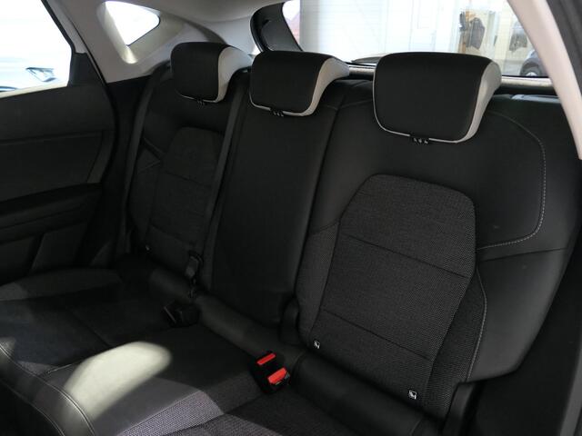 Renault CAPTUR 1.6 E-Tech Plug-in Hybrid 160 Intens - Dealer onderhouden! - Camera - Sensor v+a - Cruise