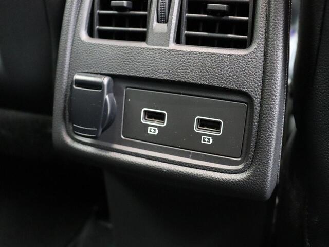 Renault CAPTUR 1.6 E-Tech Plug-in Hybrid 160 Edition One | Bose Audio | 9,3" Navi | Trekhaak | 360° Camera | 18" Velgen | side steps |