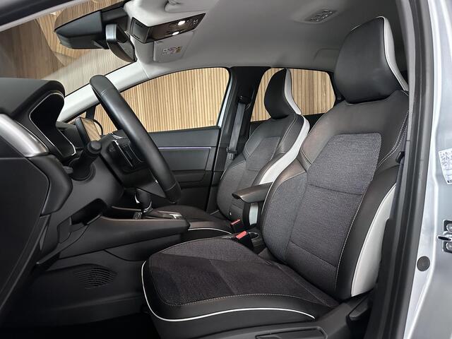 Renault CAPTUR 1.3 TCe 140 Intens Camera / Parkeersensoren / Cruise control / Trekhaak