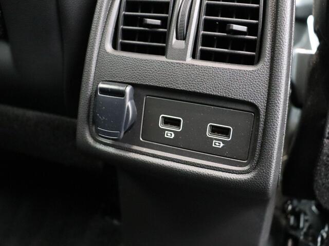 Renault CAPTUR E-Tech Hybrid 145pk Techno | Groot scherm | Climate Control | Parkeersensoren voor en achter | Navigatie | Achteruitrijcamera | Apple Carplay & Android Auto |