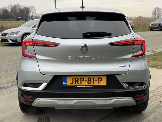 Renault CAPTUR 1.6 E-Tech Plug-in Hybrid 160 Intens / Apple Carplay - Android Auto / Keyless / PDC.A / Climate / LMV /
