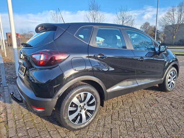 Renault CAPTUR 0.9 TCe Limited TREKHAAK