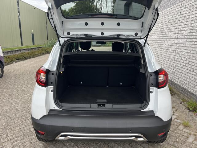 Renault CAPTUR TCe 120 Initiale Paris | lederen bekleding | BOSE audio | stoelverwarming | Navigatie