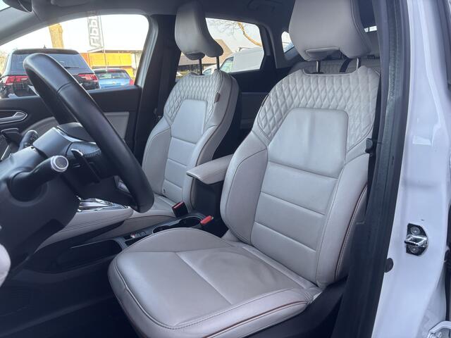 Renault CAPTUR 1.3 TCe 130 Initiale Paris | Stuurverwarming | Leer | Adaptieve Cruise | Dodehoek Detectie