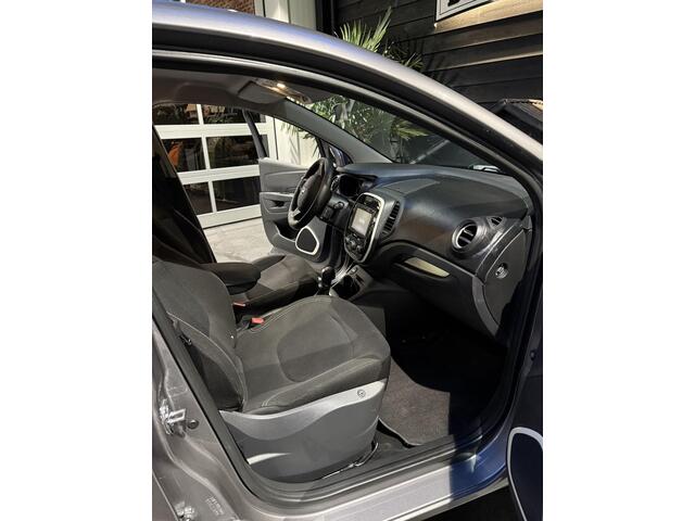 Renault CAPTUR 1.2 TCe Limited Automaat! Navi stoel verw