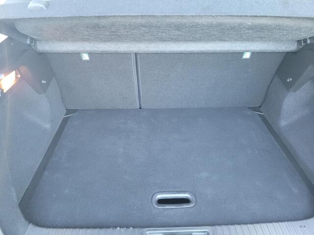 Renault CAPTUR 1.3 TCe 140 Initiale Paris | Winter Pack | Leder | Hoge Zit | Dealer Onderhouden