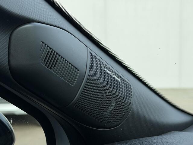 Renault CAPTUR 1.3 mild hybrid 160 esprit Alpine / Dealer Onderhouden / Harman Kardon / Two Tone / Adaptieve Cruise Control / Navigatie / Stoel & Stuurwiel Verwarming / Elektrische Stoelen / 360 Camera / PDC / Dodehoek Detectie /