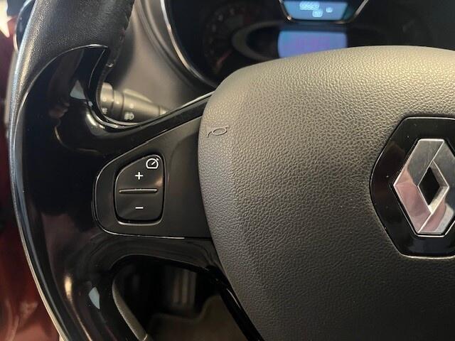 Renault CAPTUR 1.2 TCe Limited ( sensoren / navigatie / trekhaak )