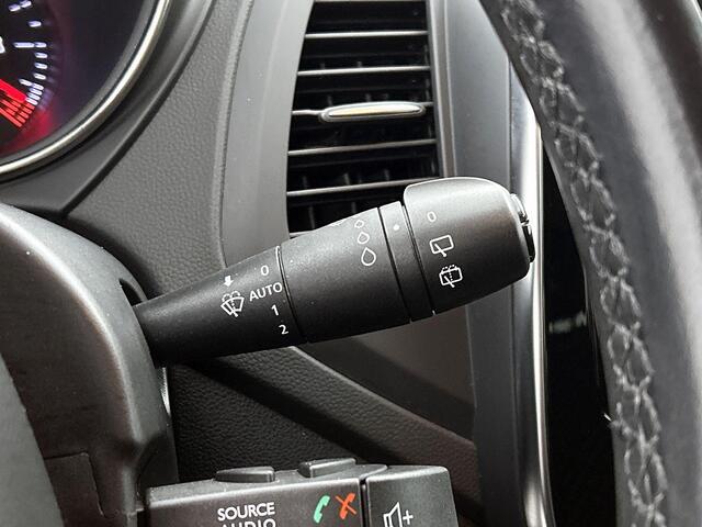 Renault CAPTUR 0.9 TCe 90pk Intens | Climate Control | Apple & Android Carplay | Navigatie | Parkeersensoren Voor + Achter incl. Camera | Cruise Control | Keyless Entry & Entry | Privacy Glass | Parkeer Assistent |