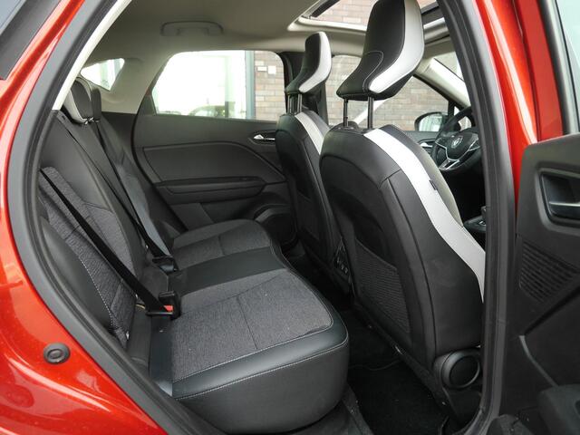 Renault CAPTUR 1.6 E-Tech Plug-in Hybrid 160 Intens | Panorama dak | Achteruitrijcamera | Lichtmetalen velgen | Navigatie | Cruise control | Stoelverwarming |