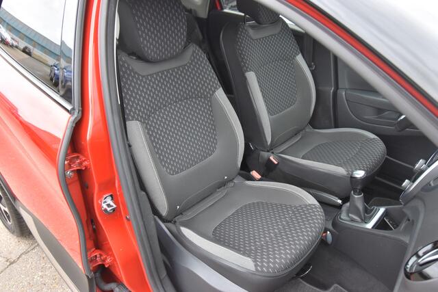 Renault CAPTUR 0.9 TCe Intens , TREKHAAK , CLIMATR , A UITRIJ CAM , LED KOPL , PDC V+A ,