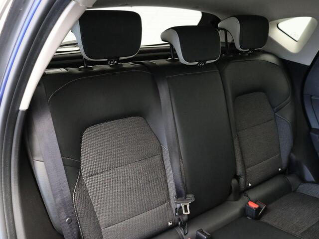 Renault CAPTUR E-Tech Hybrid 145pk Techno | Achteruitrijcamera | Lichtmetalen velgen | All season banden |