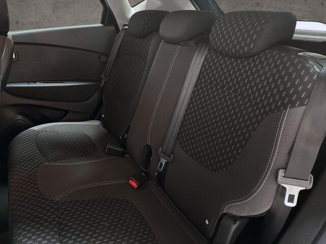 Renault CAPTUR 0.9 TCe Intens Sport (NAVIGATIE, CLIMATE, CAMERA, BOSE AUDIO, SPORTSTOELEN, LM VELGEN, CRUISE, NIEUWSTAAT)