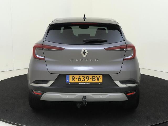 Renault CAPTUR 1.3 TCe 140 Initiale Paris | Stoel & Stuurverwarming | electronic climate control | lichtmetalen velgen 18" | luxe lederen bekleding | navigatiesysteem full map | Voorruit verwarming |
