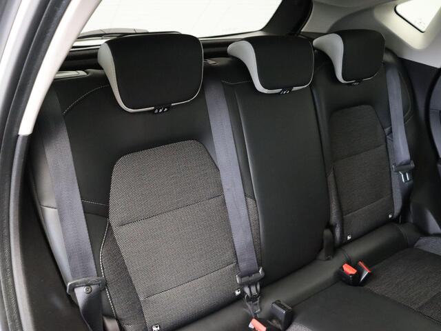 Renault CAPTUR 1.6 E-Tech Hybrid 145 Techno | Navigatie | Achteruitrijcamera | Parkeersensoren voor en achter | Climate control |