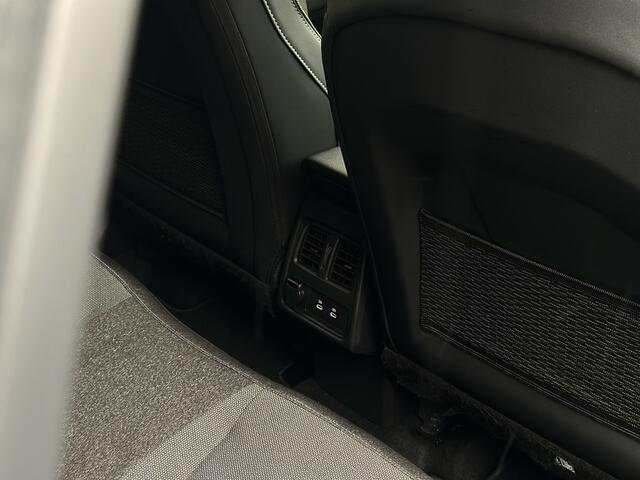 Renault CAPTUR 1.3 mild hybrid 160 techno Stoel en stuurverwarming/Camera.