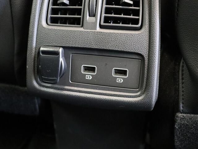 Renault CAPTUR 1.0 TCe 100 Intens | LED | Keyless | Clima | Achteruitrijcamera | Trekhaak | 1200kg trekgewicht.