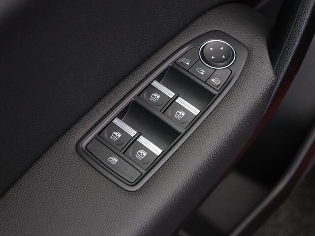 Renault CAPTUR 1.0 TCe 100 Intens | LED | Keyless | Clima | Achteruitrijcamera | Trekhaak | 1200kg trekgewicht.