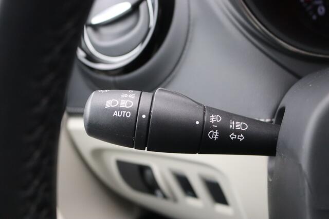 Renault CAPTUR 1.3TCe 150PK Automaat Initiale Paris Navigatie/Camera/Trekhaak/Leder/Stoelverwarming