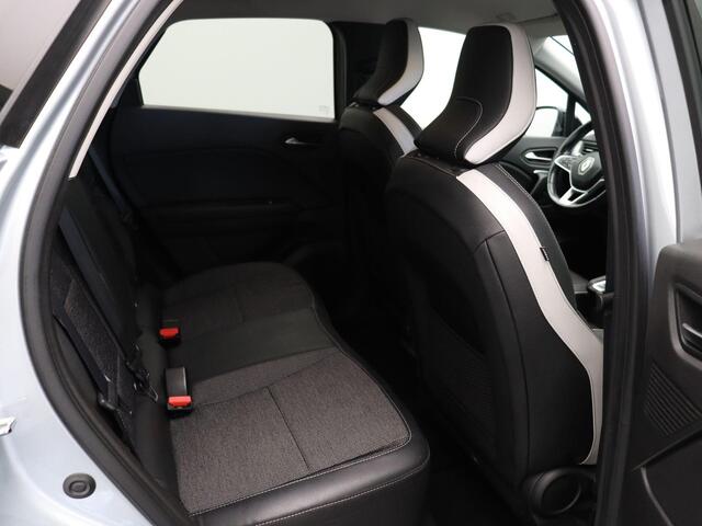 Renault CAPTUR 1.3 TCe 140 Intens | Trekhaak | Adaptive cruise control | Achteruitrijcamera | Stoel & stuur verwarming | Parkeersensoren voor & achter | Eerste eigenaar |