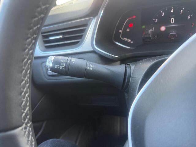 Renault CAPTUR 1.0 TCe 90 Intens | Trekhaak | Navigatie | Camera | Parkeersensoren | Keyless | DAB | Apple Carplay/Android Auto | Full Led