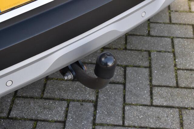 Renault CAPTUR E-Tech Hybrid 145 Intens | AUTOMAAT | TREKHAAK | APPLE CARPLAY/ANDROID AUTO | NAVI | CAMERA | CRUISE CONTROL | CLIMATE CONTROL | LMV | PDC |