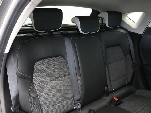 Renault CAPTUR TCe 130pk EDC/Autom. Intens | Dealer onderhouden | Climate Control | Parkeersensoren achter | 17" lichtmetaal |