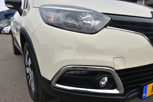 Renault CAPTUR 0.9 TCe Limited , TREKHAAK , AIRCO , NAVI , CR CONTR , PDC A , LMV16 ,