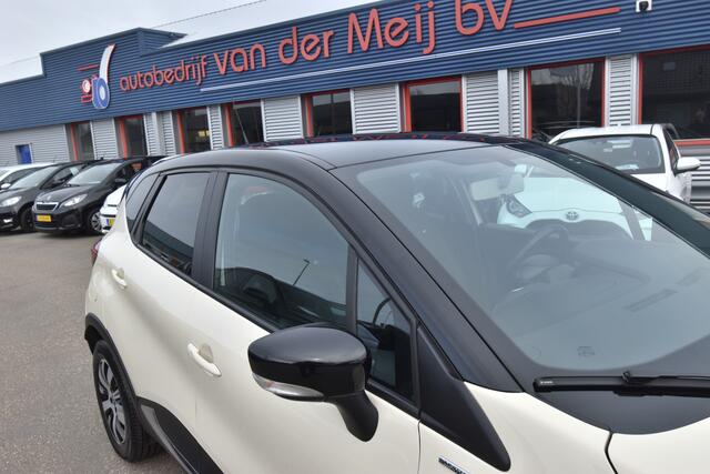 Renault CAPTUR 0.9 TCe Limited , TREKHAAK , AIRCO , NAVI , CR CONTR , PDC A , LMV16 ,