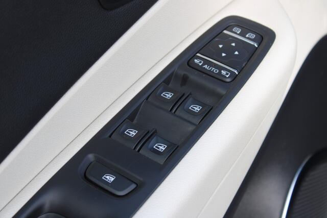 Renault CAPTUR 0.9 TCe Intens//LED//R-Link//Ecc//Trekhaak!!